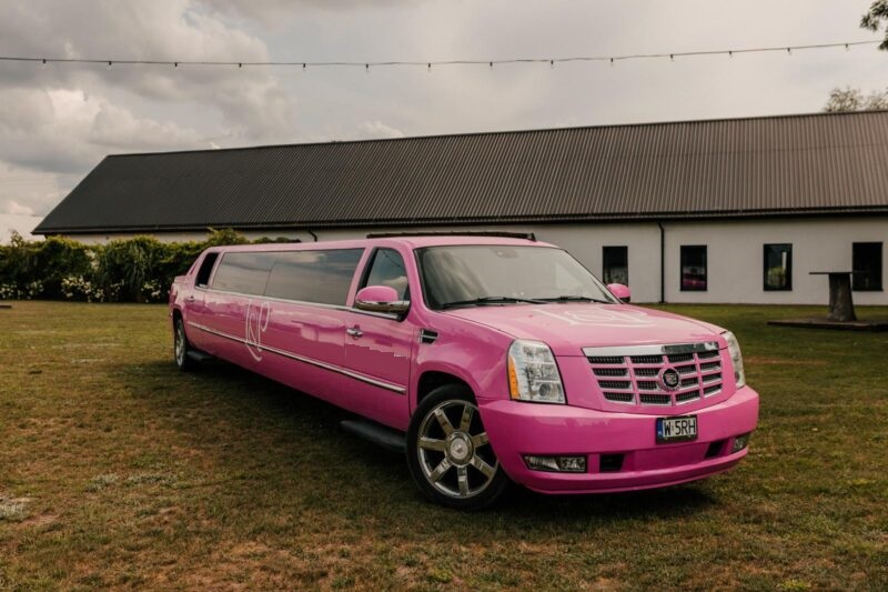 różowa-limuzyna-warszawa-pink-escalade-z-jacuzzi